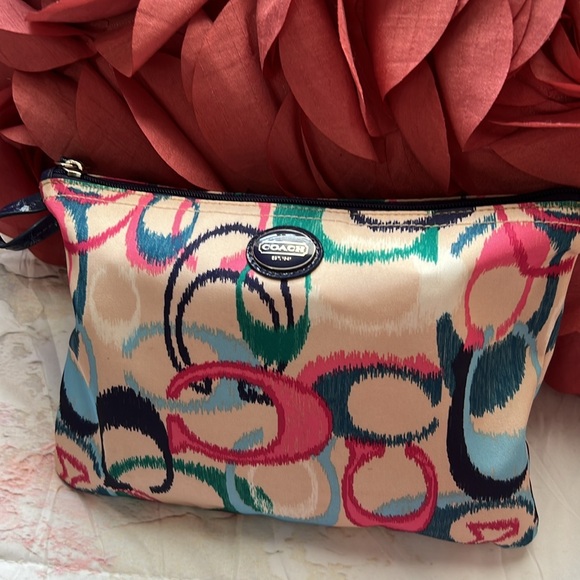 Medium size overnight bag - Picture 6 of 7